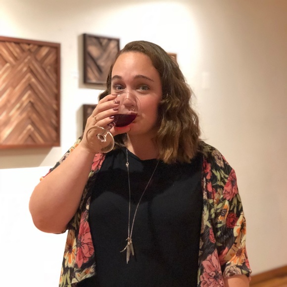 Meet your Posher, Nikki - Picture 1 of 1